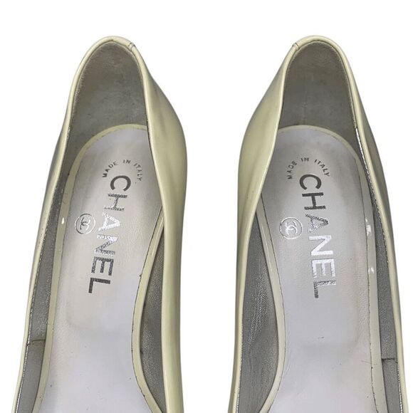 Chanel Interlocking CC Logo Peep Toe Patent Leather Heels EU 37.5 Yellow Pumps - Picture 4 of 14